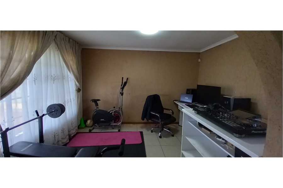 3 Bedroom Property for Sale in Lenasia South Gauteng