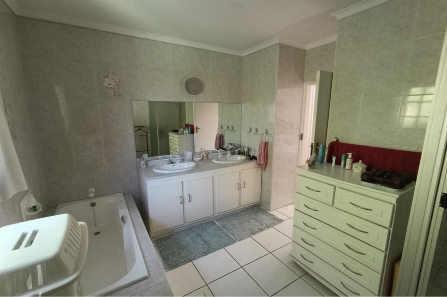 3 Bedroom Property for Sale in Lonehill Gauteng