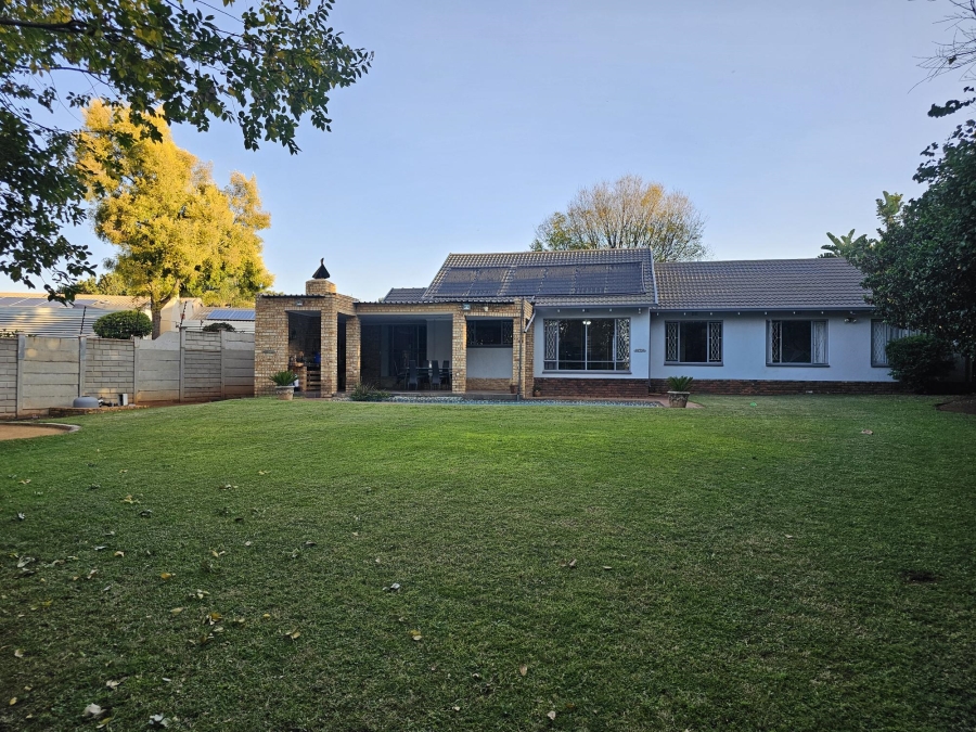 4 Bedroom Property for Sale in Noordheuwel Gauteng
