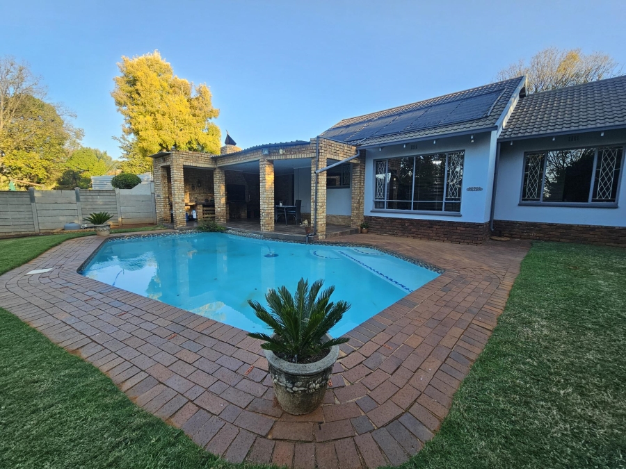 4 Bedroom Property for Sale in Noordheuwel Gauteng