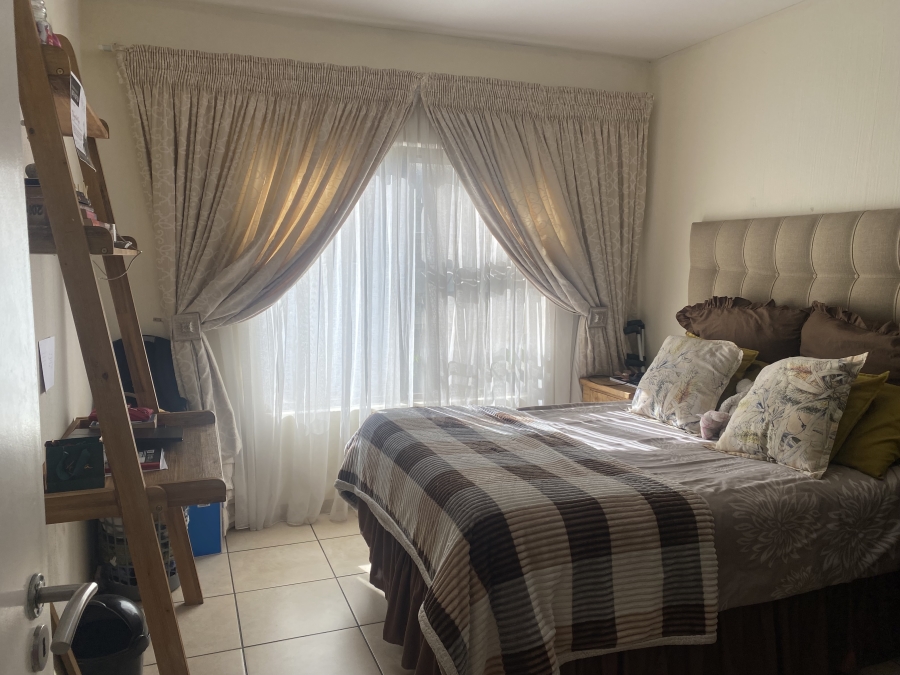 3 Bedroom Property for Sale in Mulbarton Gauteng