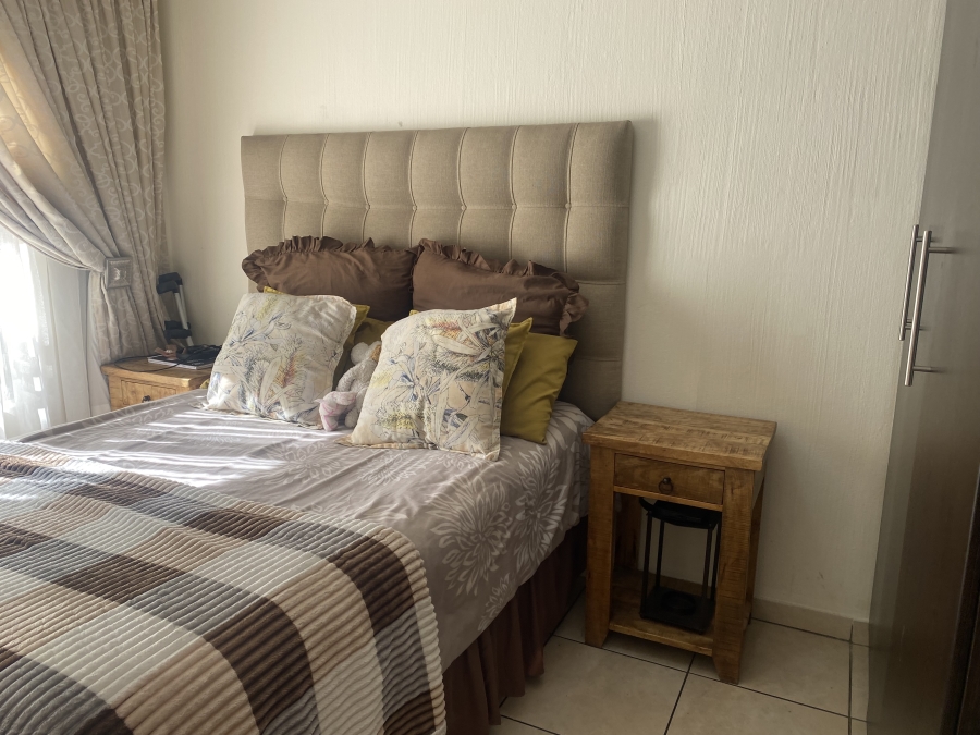 3 Bedroom Property for Sale in Mulbarton Gauteng