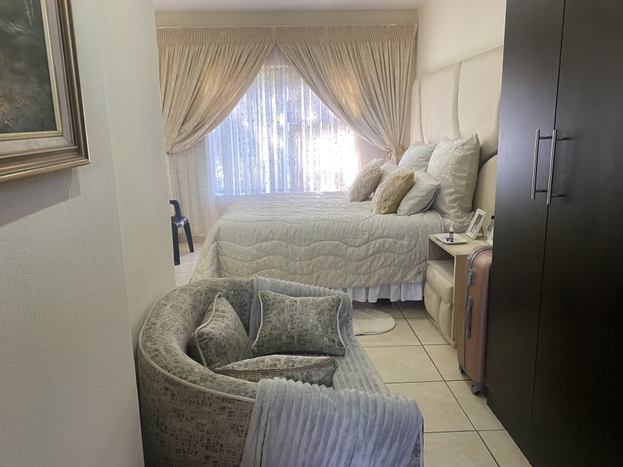 3 Bedroom Property for Sale in Mulbarton Gauteng