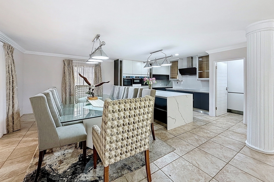 5 Bedroom Property for Sale in Faerie Glen Gauteng