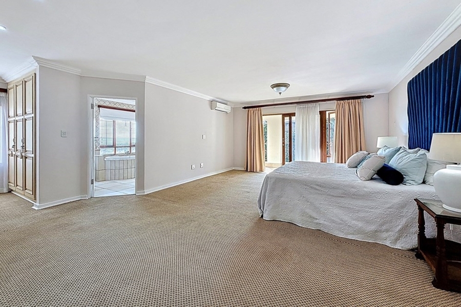 5 Bedroom Property for Sale in Faerie Glen Gauteng