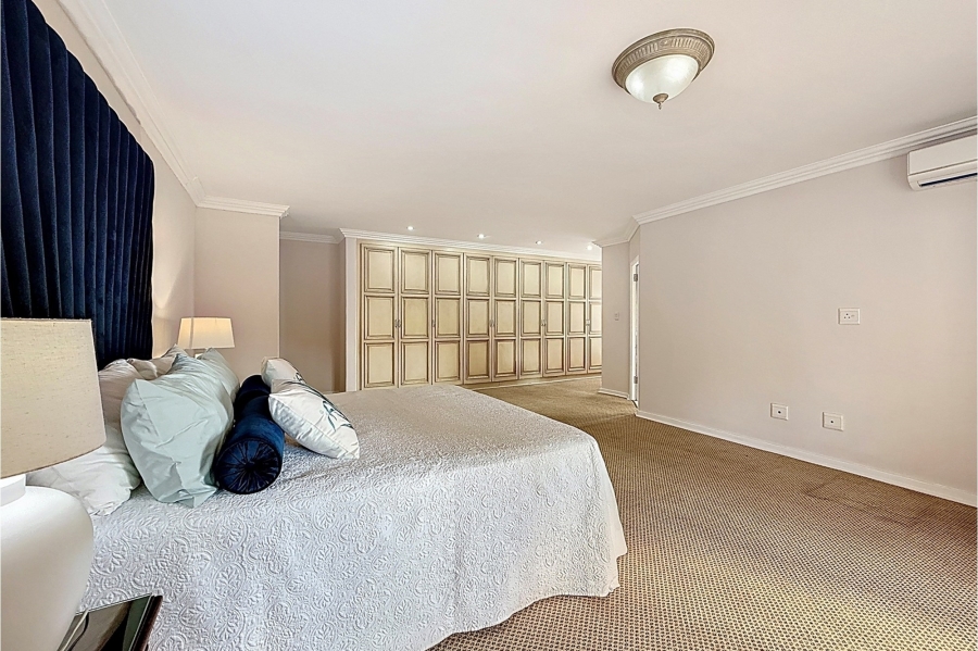 5 Bedroom Property for Sale in Faerie Glen Gauteng