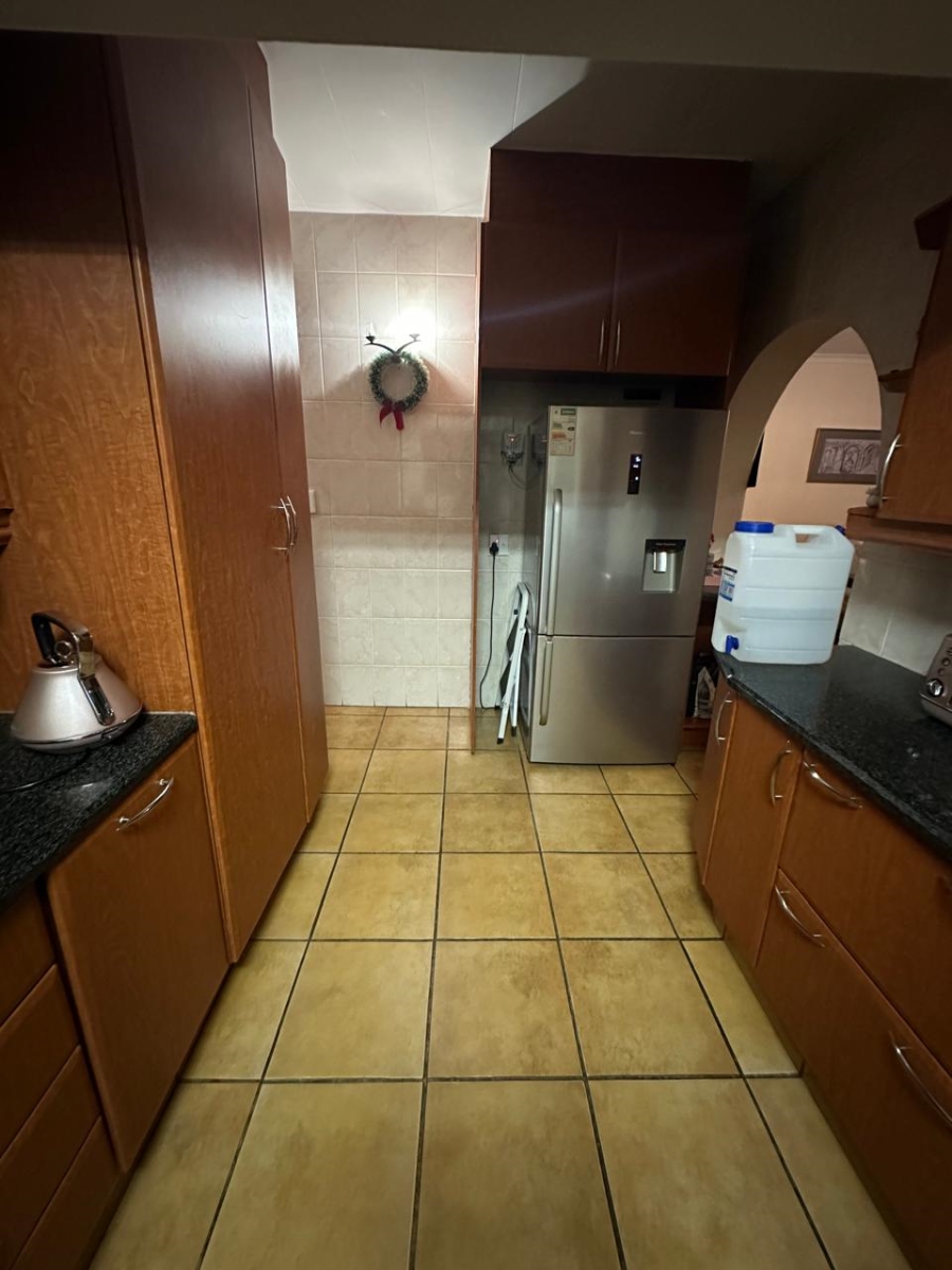 To Let 3 Bedroom Property for Rent in Wilro Park Gauteng