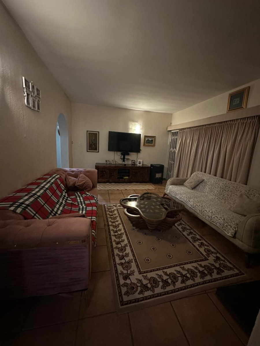 To Let 3 Bedroom Property for Rent in Wilro Park Gauteng