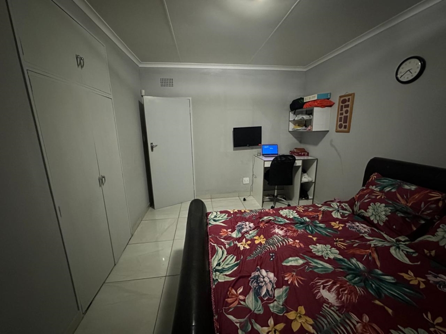 To Let 3 Bedroom Property for Rent in Wilro Park Gauteng