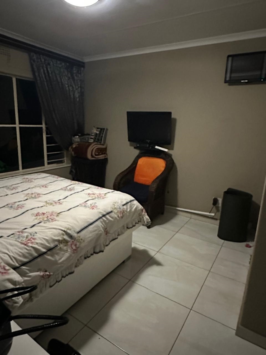 To Let 3 Bedroom Property for Rent in Wilro Park Gauteng