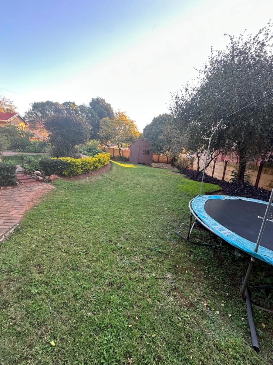 To Let 3 Bedroom Property for Rent in Wilro Park Gauteng