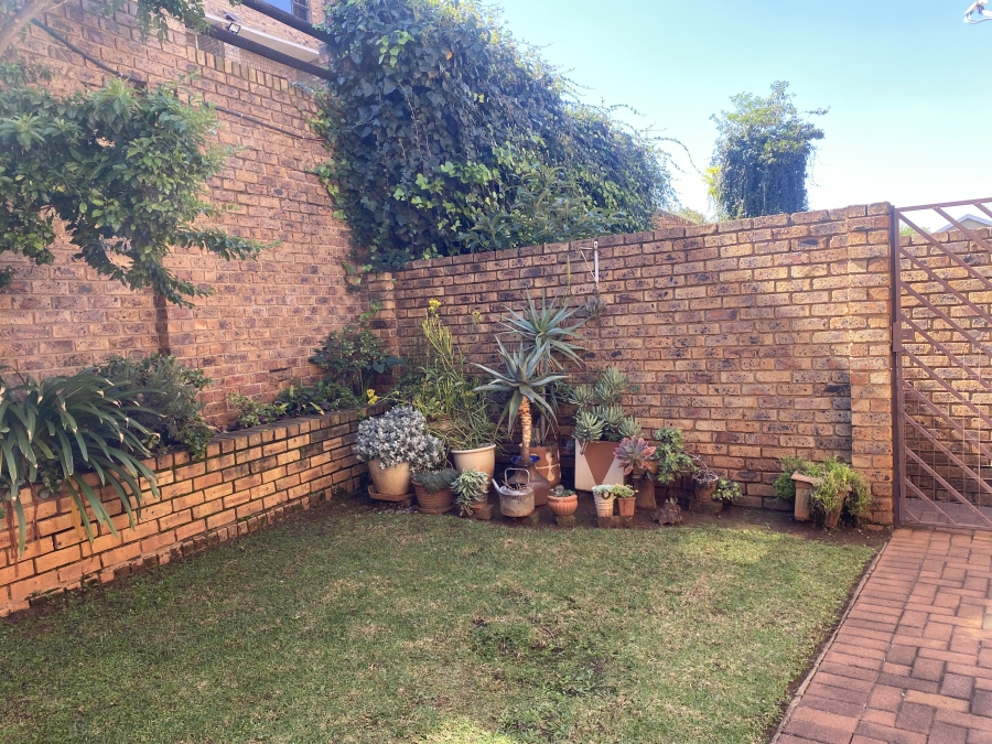 2 Bedroom Property for Sale in Ridgeway Gauteng