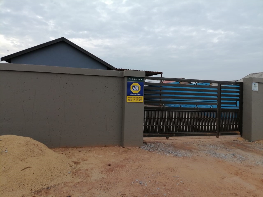 2 Bedroom Property for Sale in Toekomsrus Gauteng