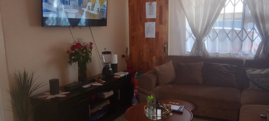 2 Bedroom Property for Sale in Toekomsrus Gauteng