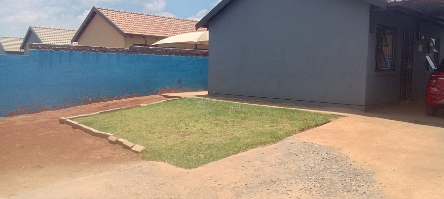 2 Bedroom Property for Sale in Toekomsrus Gauteng