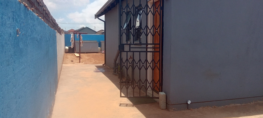 2 Bedroom Property for Sale in Toekomsrus Gauteng