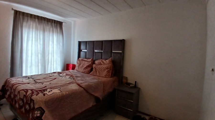 2 Bedroom Property for Sale in Glenvista Gauteng