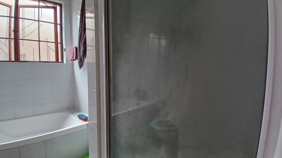 2 Bedroom Property for Sale in Glenvista Gauteng