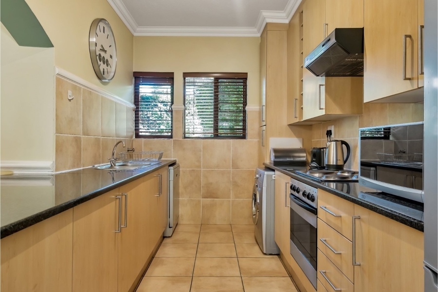 To Let 2 Bedroom Property for Rent in Lonehill Gauteng