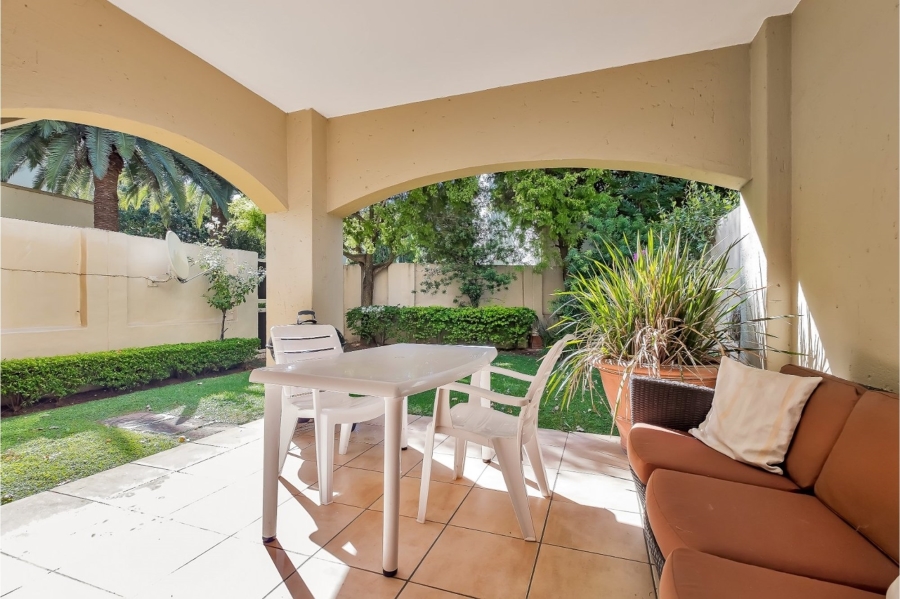 To Let 2 Bedroom Property for Rent in Lonehill Gauteng