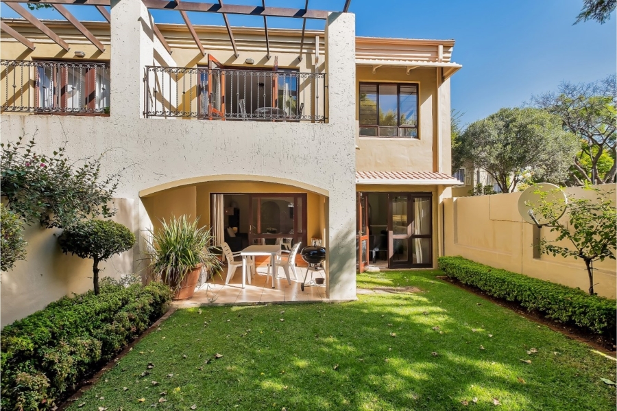 To Let 2 Bedroom Property for Rent in Lonehill Gauteng