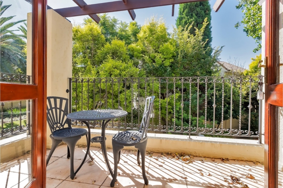 To Let 2 Bedroom Property for Rent in Lonehill Gauteng
