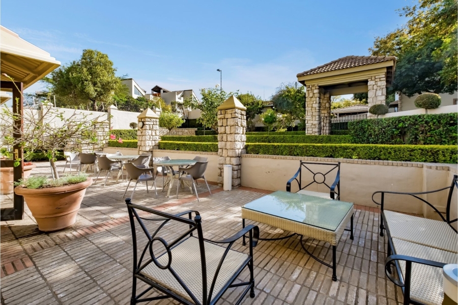 To Let 2 Bedroom Property for Rent in Lonehill Gauteng