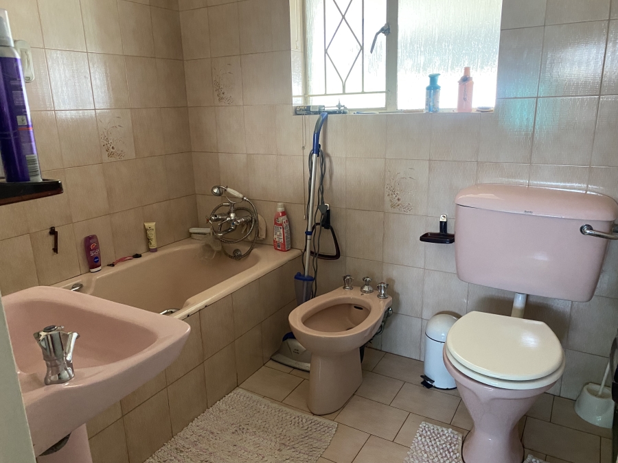 4 Bedroom Property for Sale in Tulisa Park Gauteng