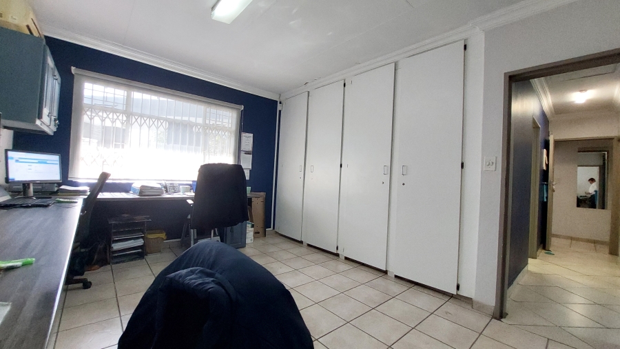 To Let commercial Property for Rent in Rooihuiskraal Gauteng