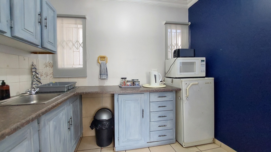 To Let commercial Property for Rent in Rooihuiskraal Gauteng