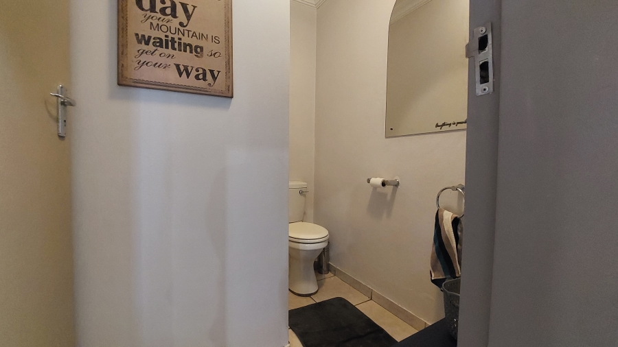 To Let commercial Property for Rent in Rooihuiskraal Gauteng