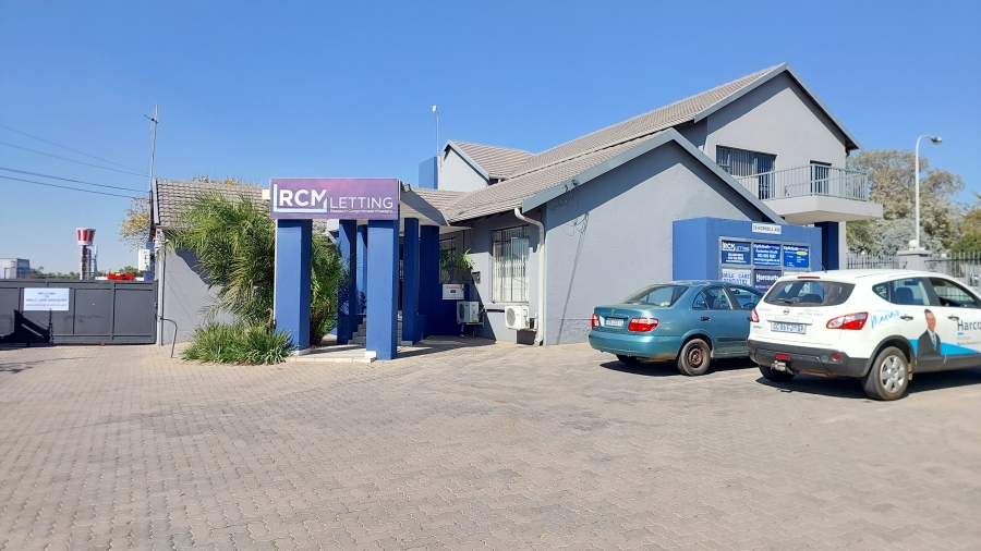 To Let commercial Property for Rent in Rooihuiskraal Gauteng