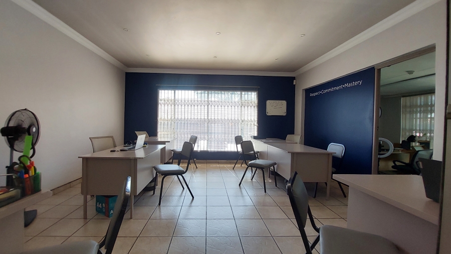 To Let commercial Property for Rent in Rooihuiskraal Gauteng