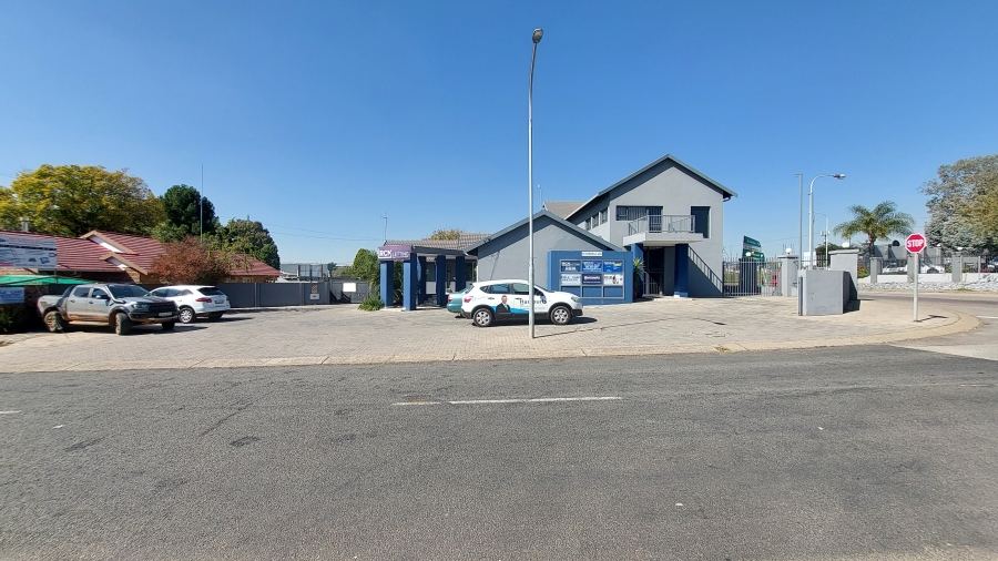 To Let commercial Property for Rent in Rooihuiskraal Gauteng