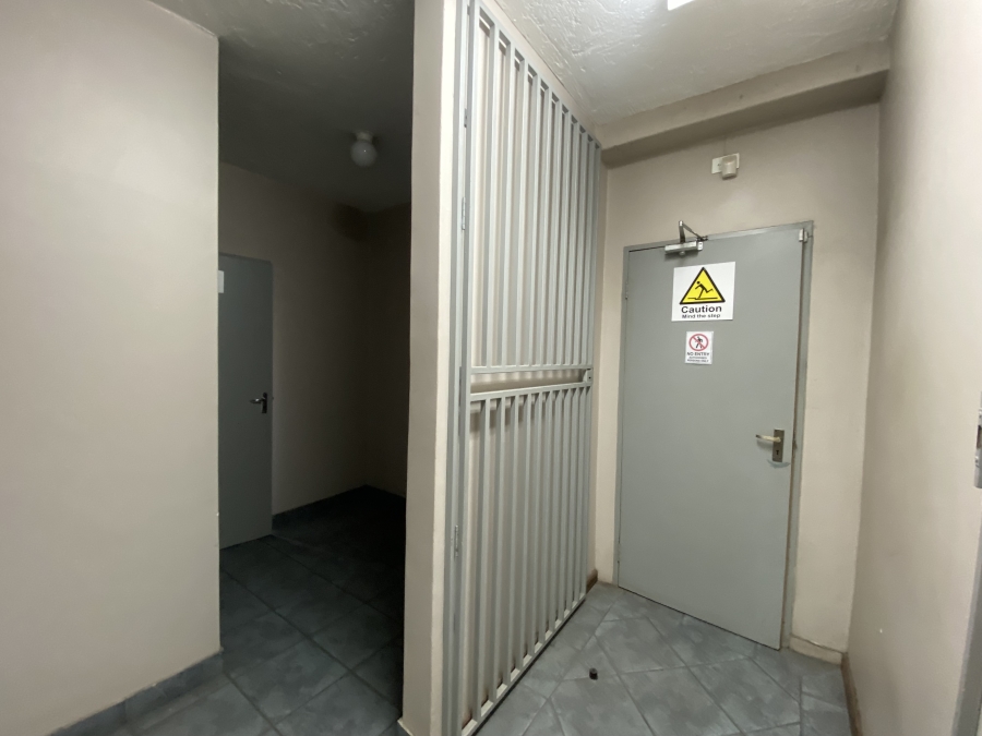 To Let commercial Property for Rent in Spartan Gauteng