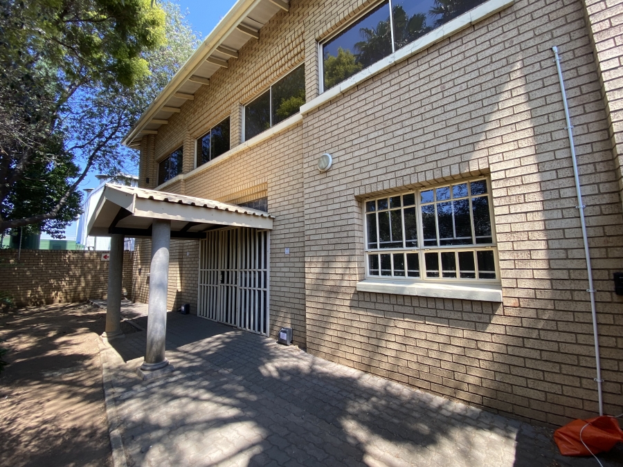 To Let commercial Property for Rent in Spartan Gauteng