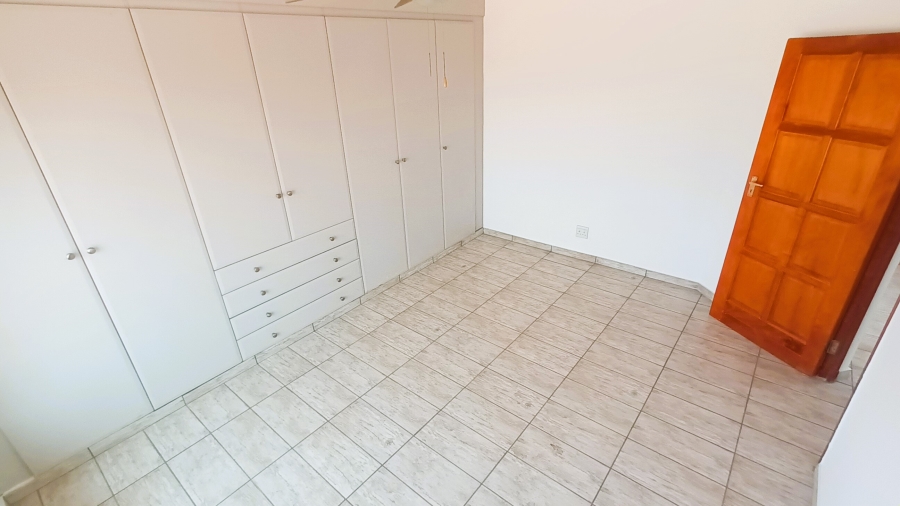 To Let 1 Bedroom Property for Rent in Amberfield Gauteng