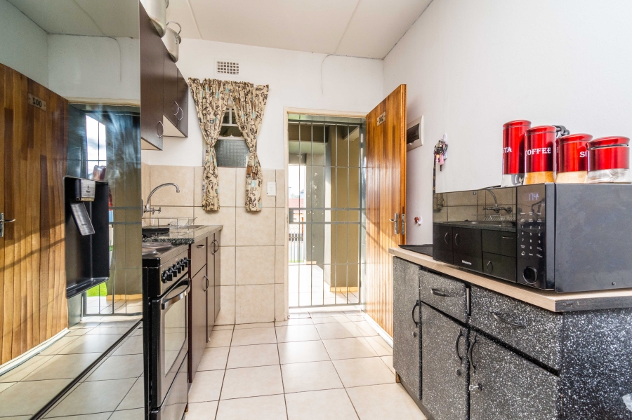 2 Bedroom Property for Sale in Fleurhof Gauteng