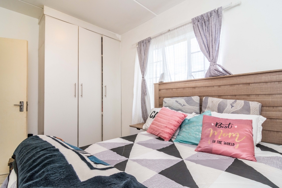 2 Bedroom Property for Sale in Fleurhof Gauteng