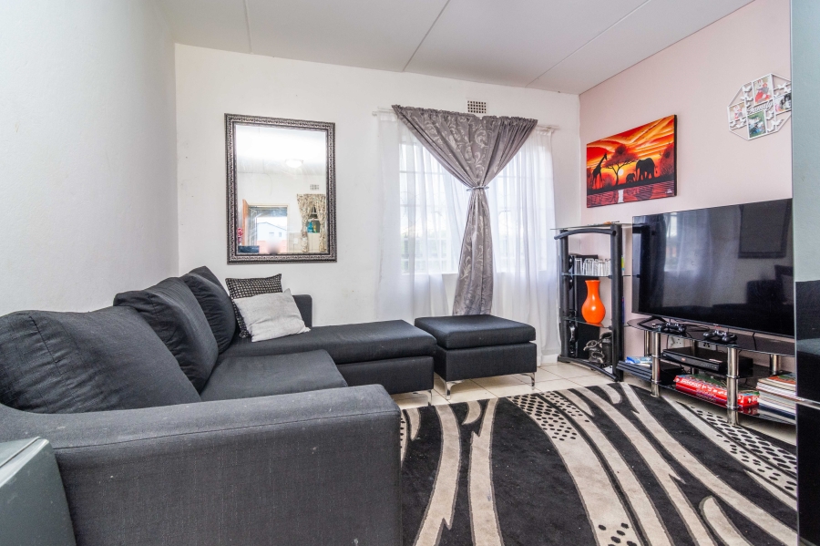 2 Bedroom Property for Sale in Fleurhof Gauteng