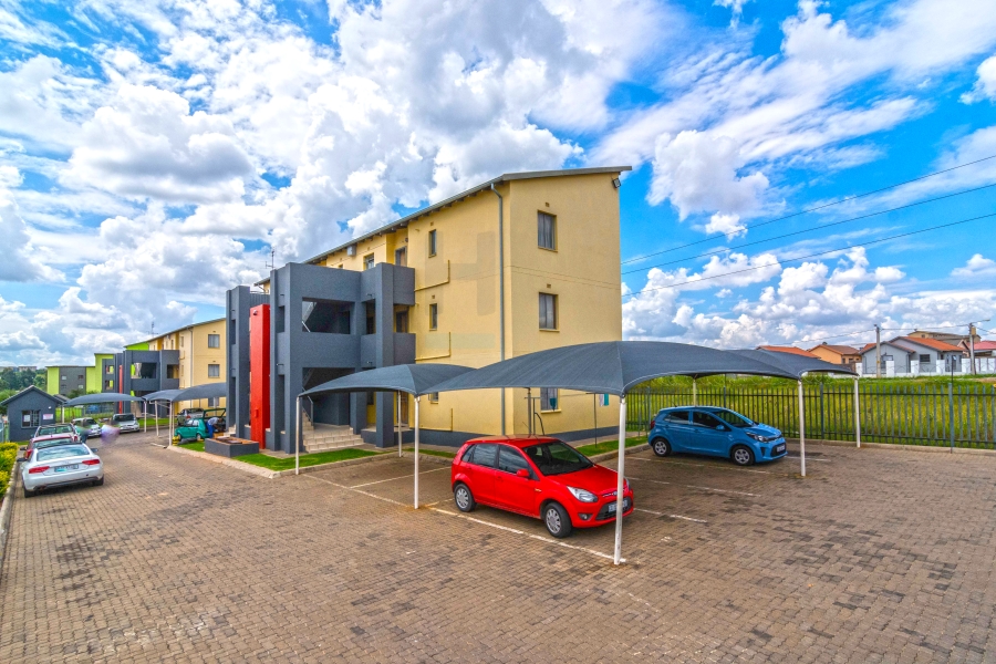 2 Bedroom Property for Sale in Fleurhof Gauteng