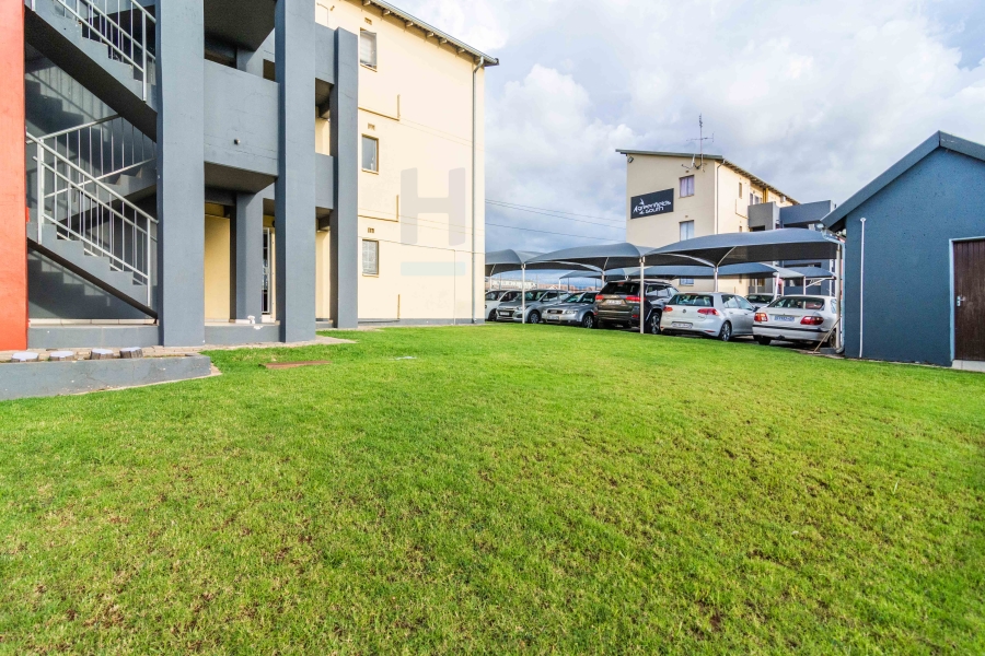 2 Bedroom Property for Sale in Fleurhof Gauteng