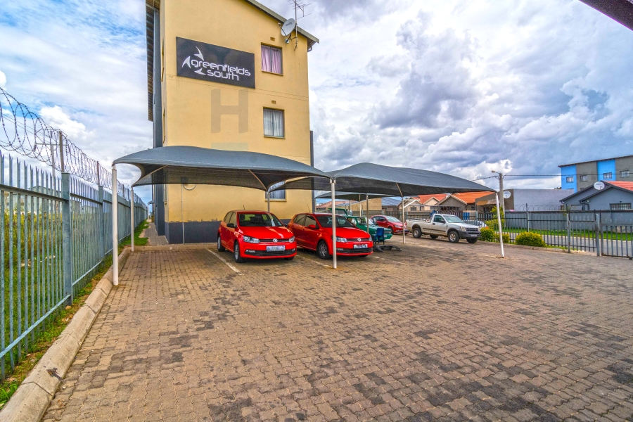 2 Bedroom Property for Sale in Fleurhof Gauteng