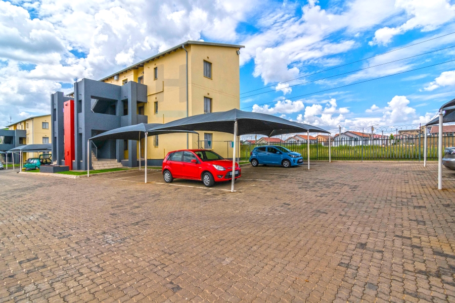 2 Bedroom Property for Sale in Fleurhof Gauteng