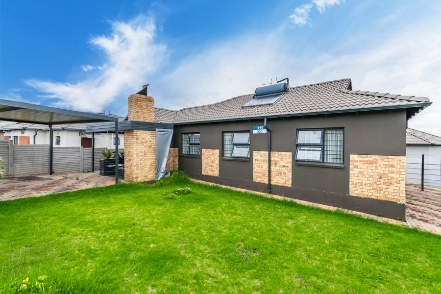 4 Bedroom Property for Sale in Mindalore Gauteng