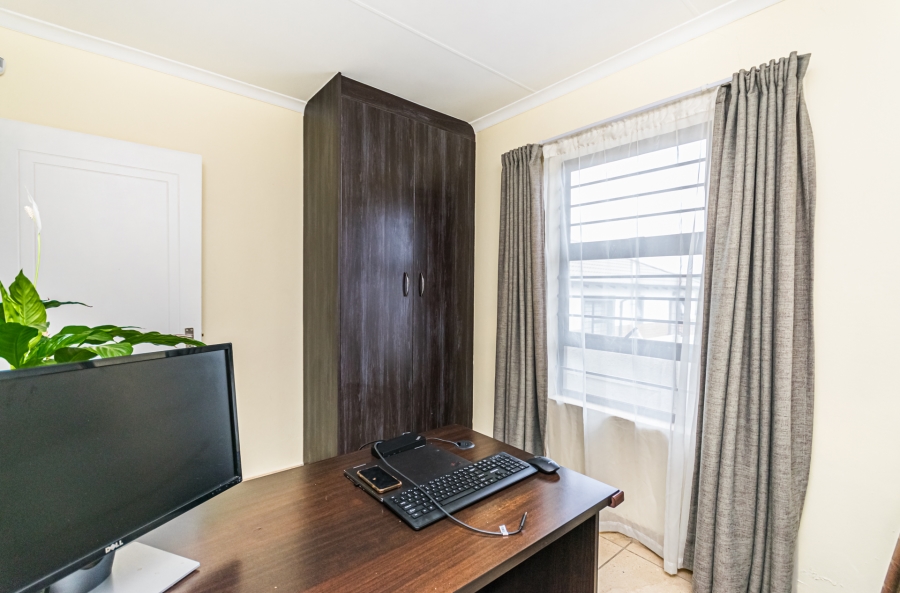 4 Bedroom Property for Sale in Mindalore Gauteng
