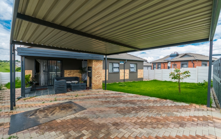 4 Bedroom Property for Sale in Mindalore Gauteng
