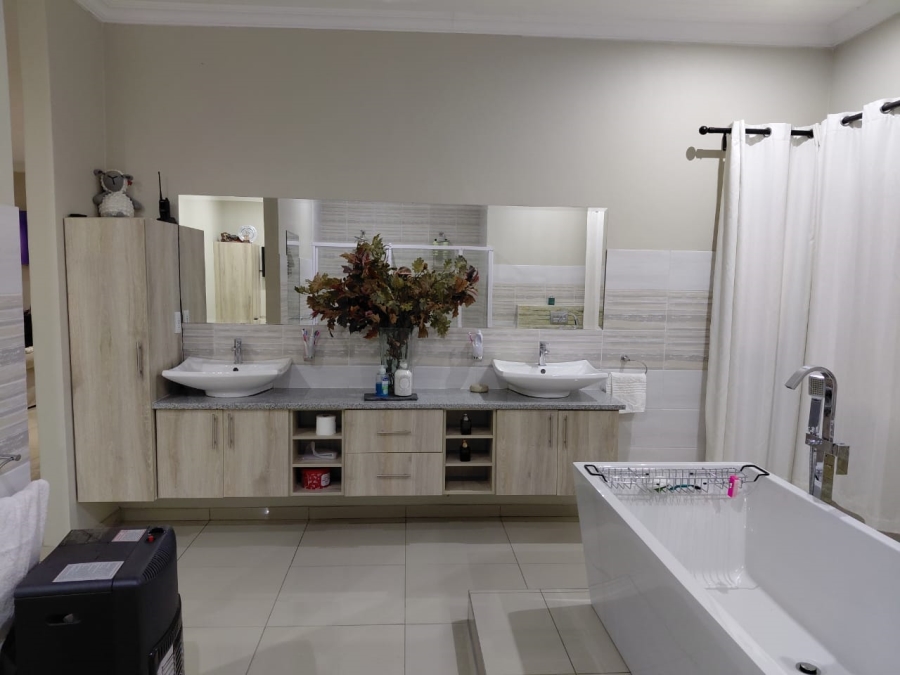 8 Bedroom Property for Sale in Groenkloof Gauteng