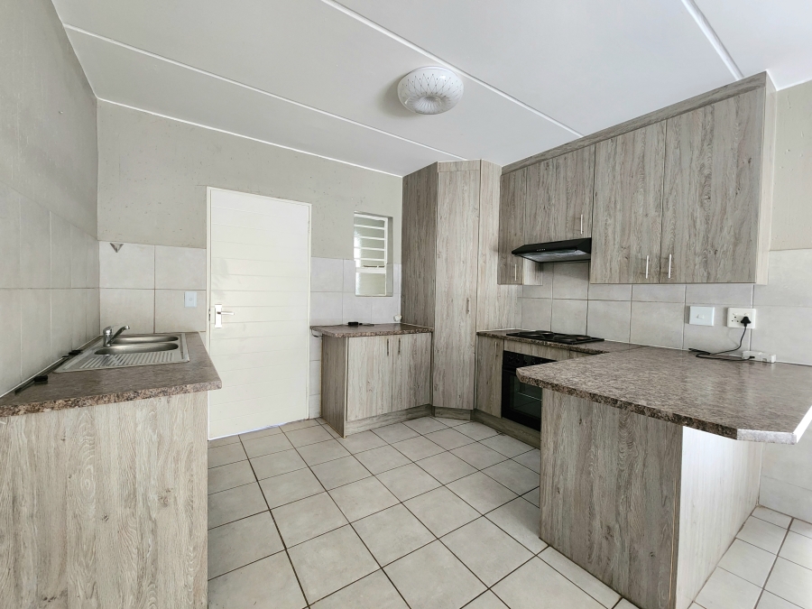2 Bedroom Property for Sale in Wilgeheuwel Gauteng