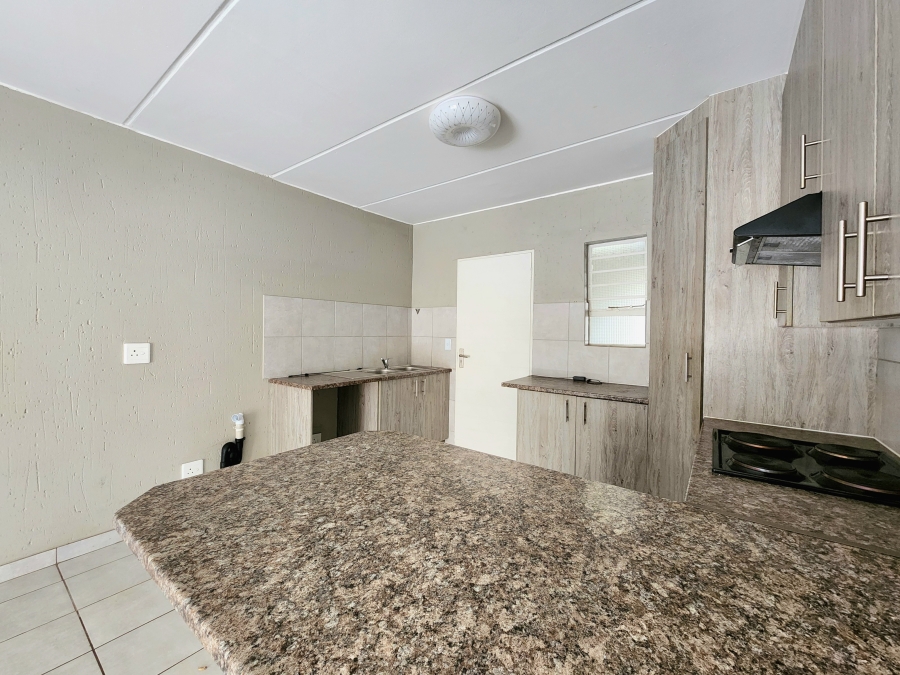2 Bedroom Property for Sale in Wilgeheuwel Gauteng